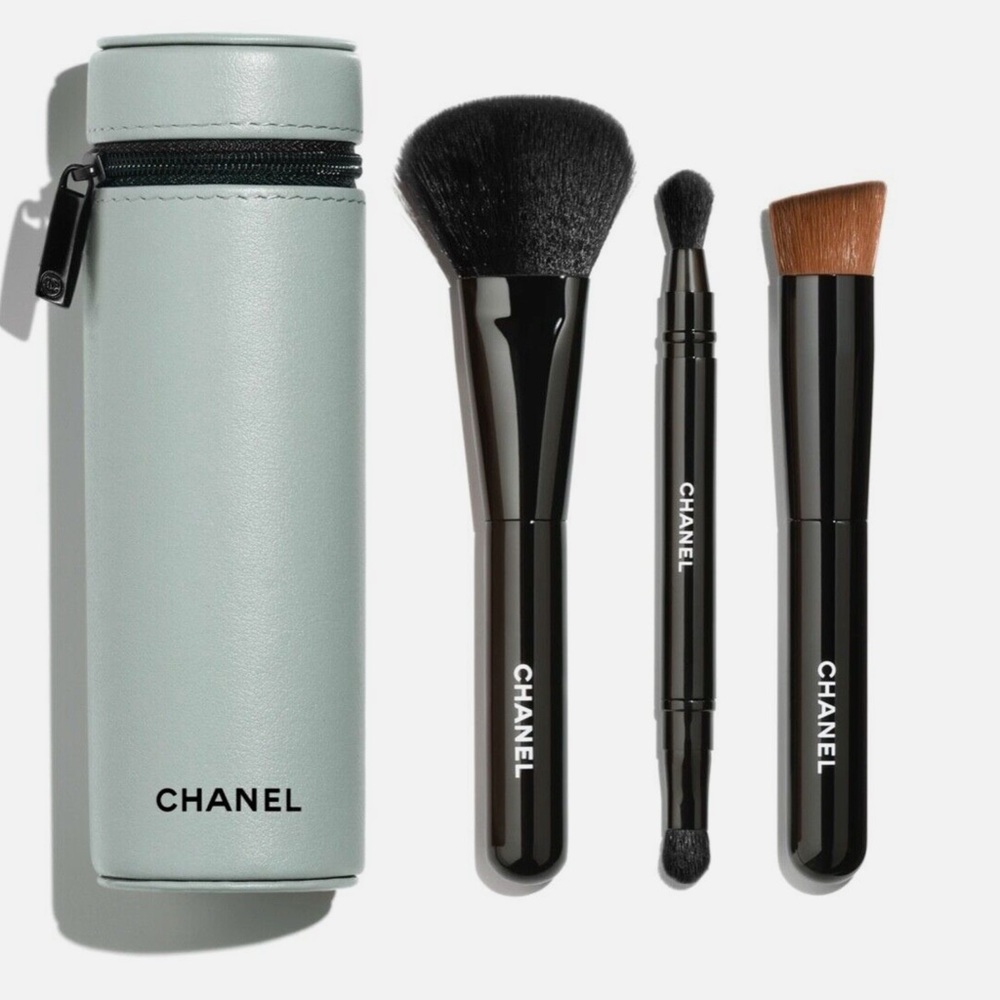 LES PINCEAUX DE CHANEL - 131 Cavalier Seul  / 3 Essential Brushes / NEW IN BOX!!